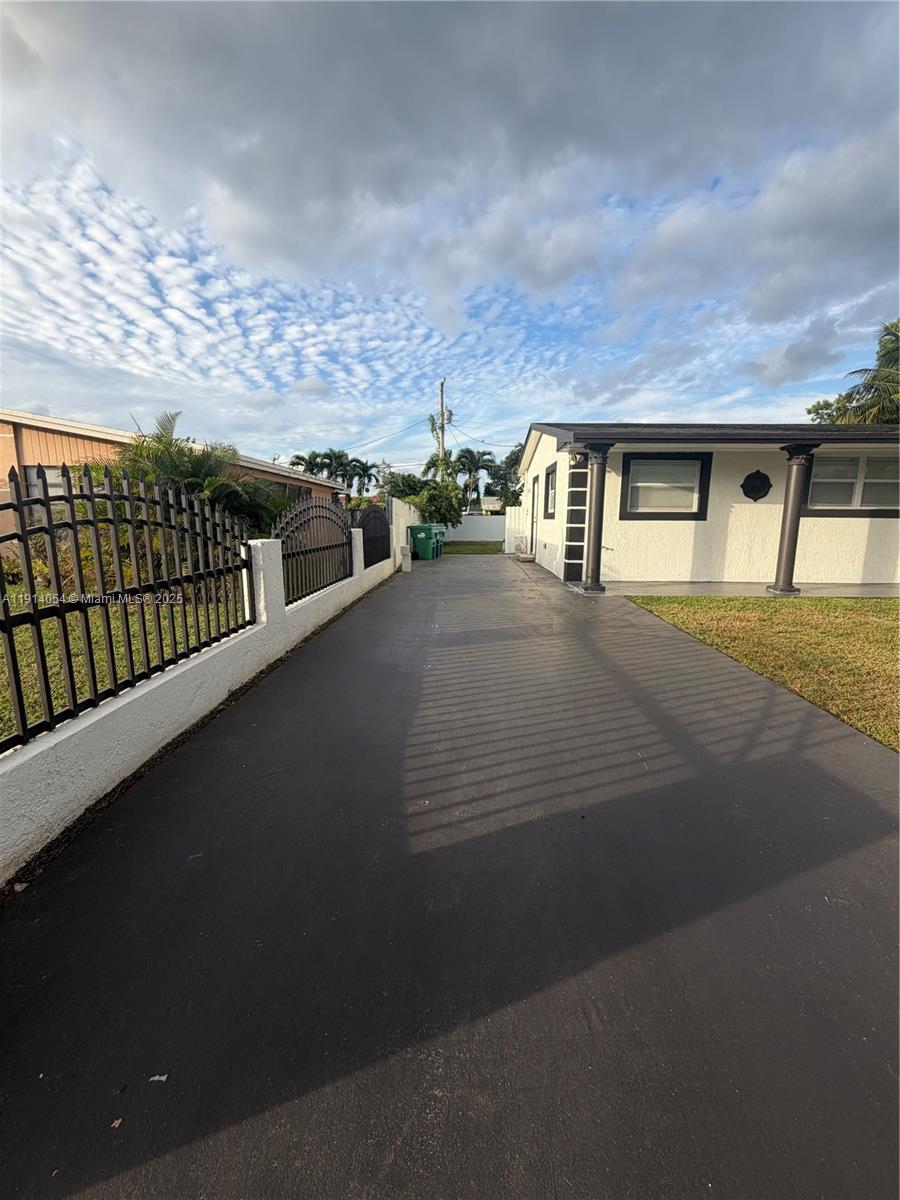 SCOTT LAKE MANOR SEC 6 - Residential Lease