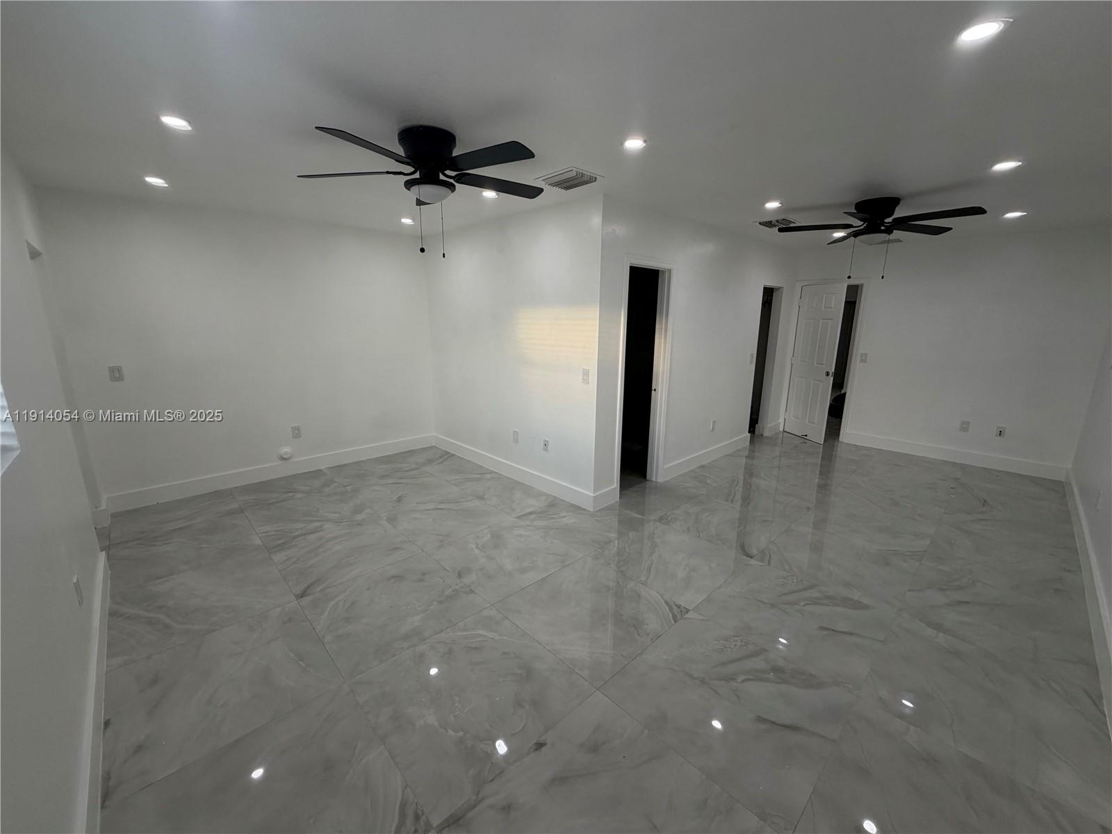 SCOTT LAKE MANOR SEC 6 - Residential Lease