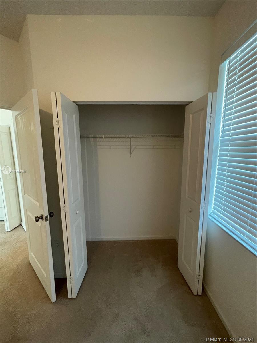 SAWGRASS LAKES - Residential Lease