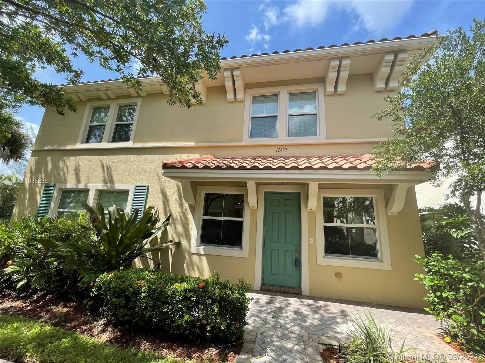 SAWGRASS LAKES - Residential Lease