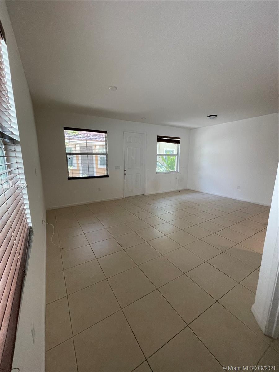 SAWGRASS LAKES - Residential Lease