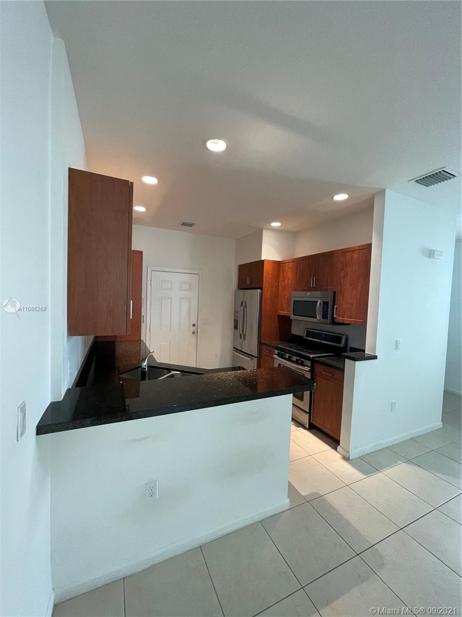 SAWGRASS LAKES - Residential Lease