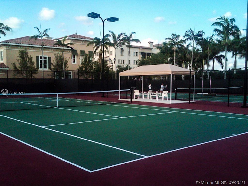 SAWGRASS LAKES - Residential Lease