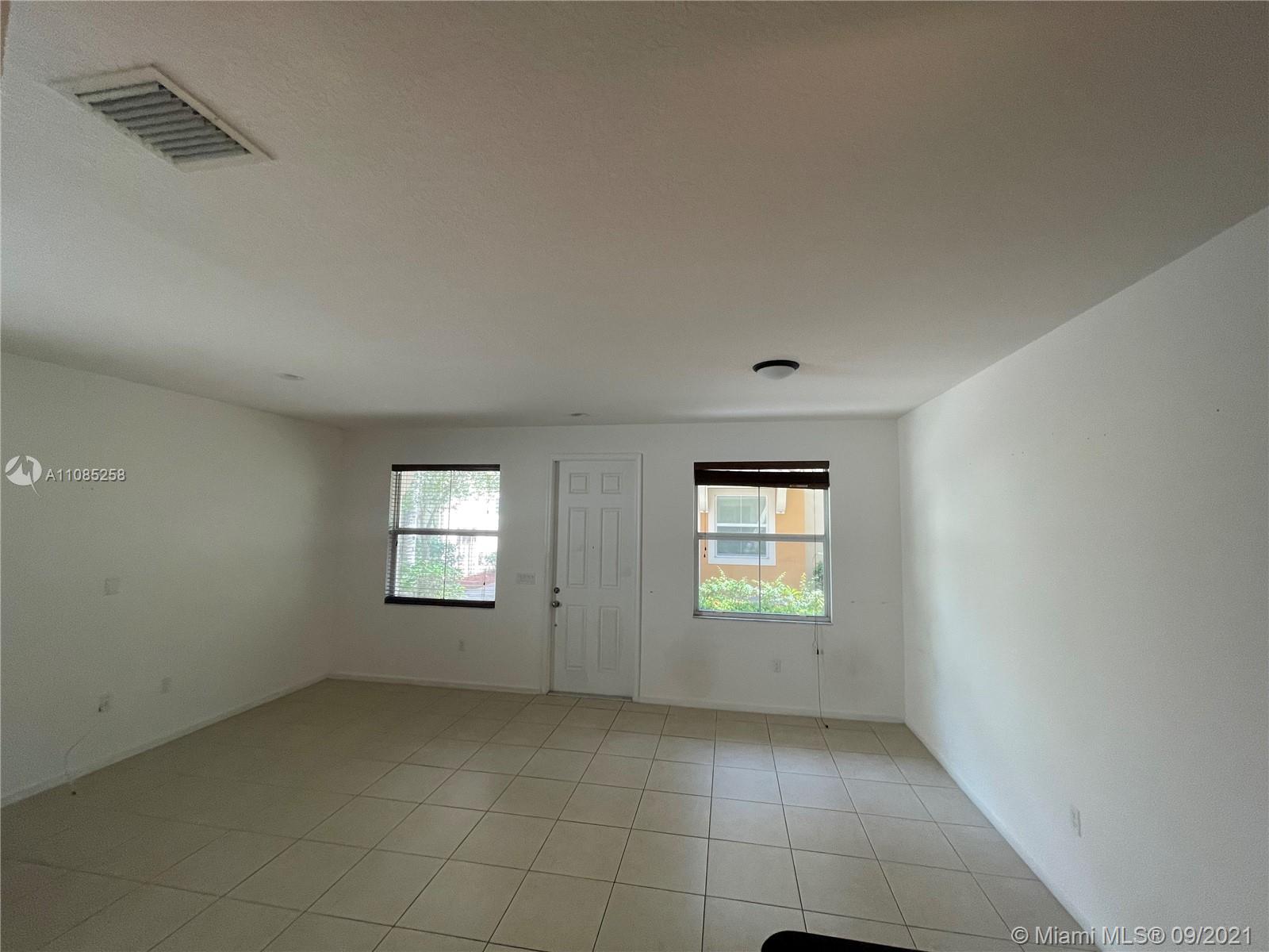 SAWGRASS LAKES - Residential Lease