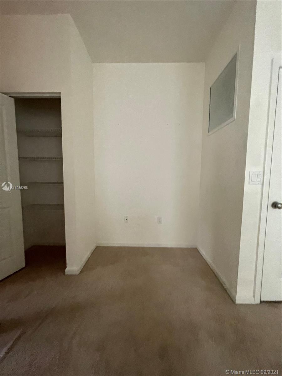 SAWGRASS LAKES - Residential Lease