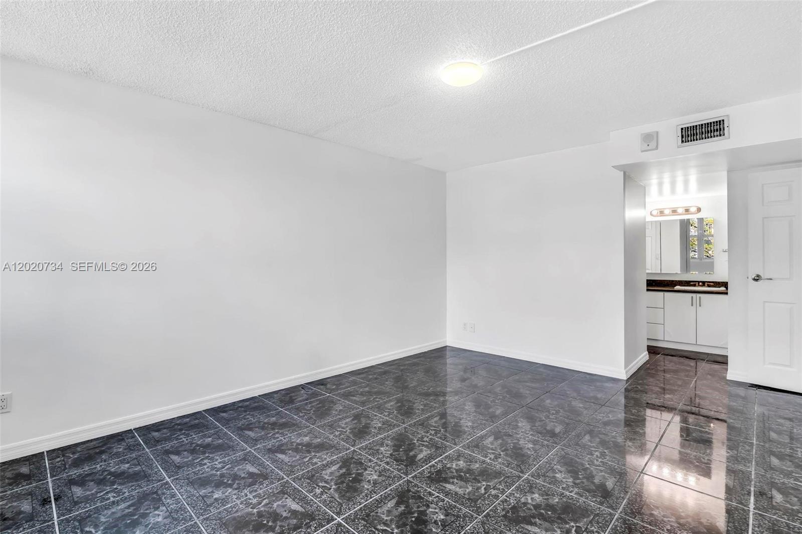 REEF EAST CONDO - Residential