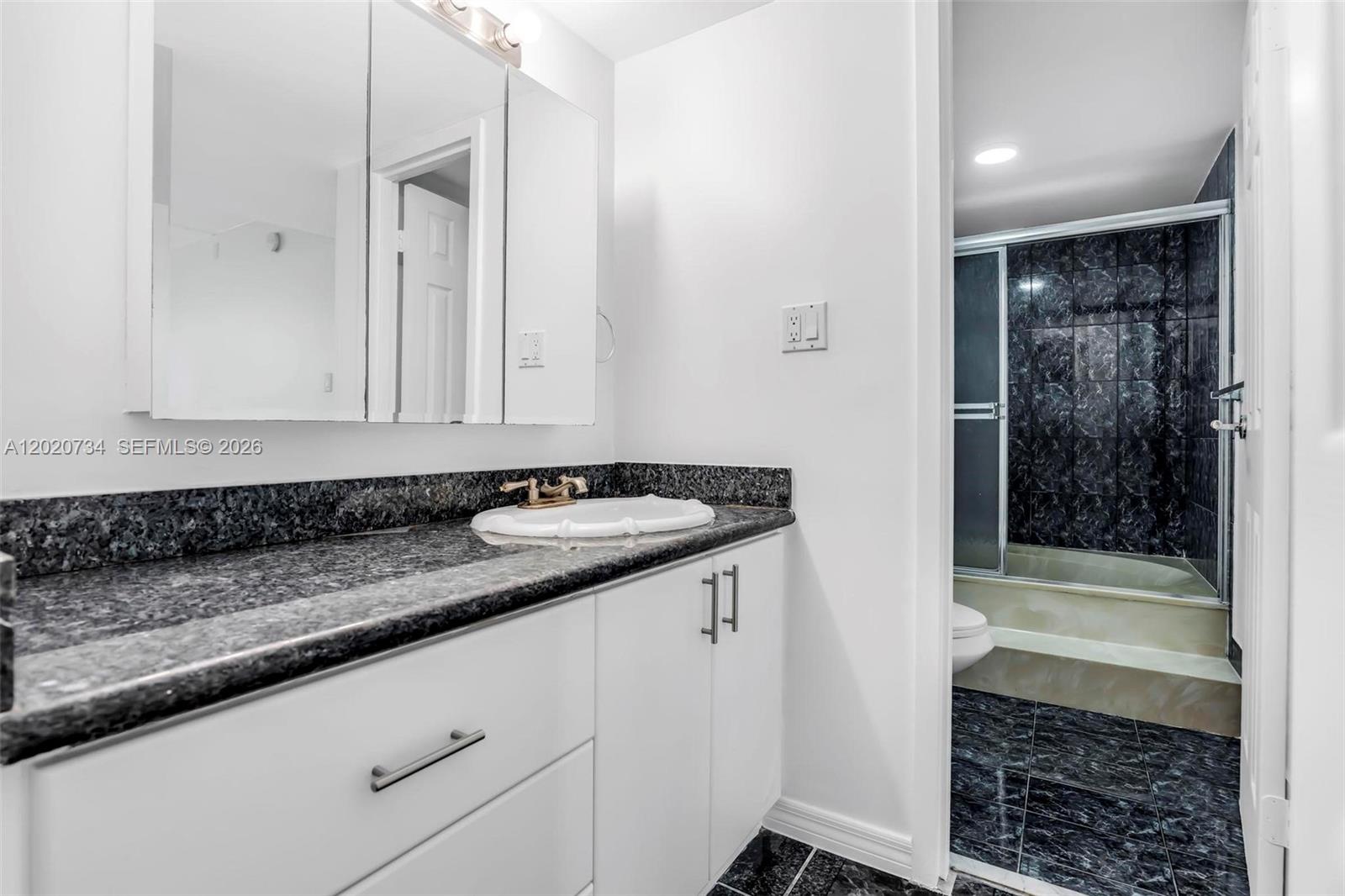 REEF EAST CONDO - Residential