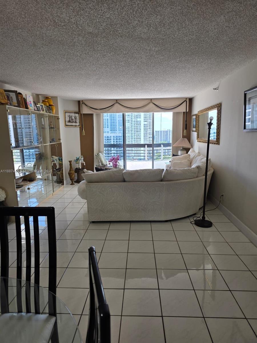 19195 NE 36th Ct 2103