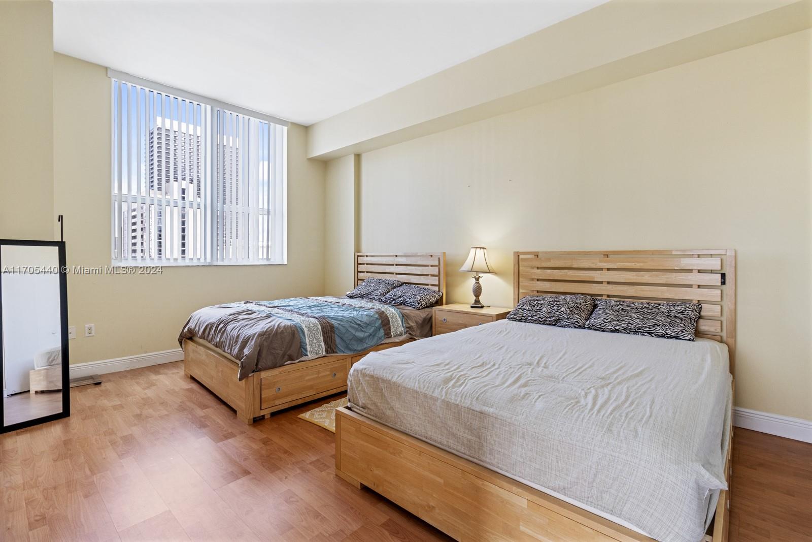 THE LOFT DOWNTOWN II COND - Residential