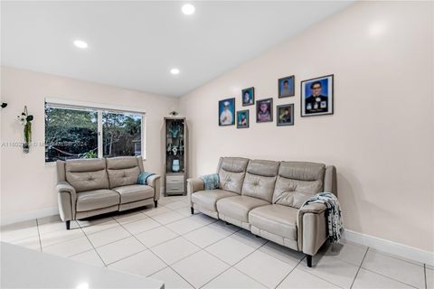 Single Family Residence in Miami FL 12961 208th Ln Ln 22.jpg