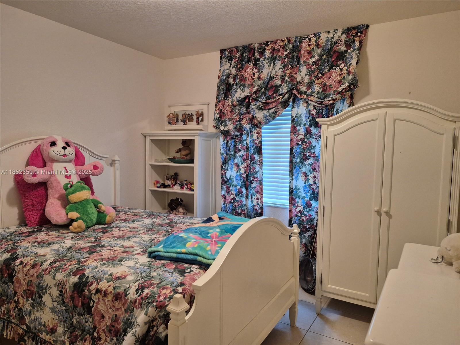 REDLANDS COVE - Residential