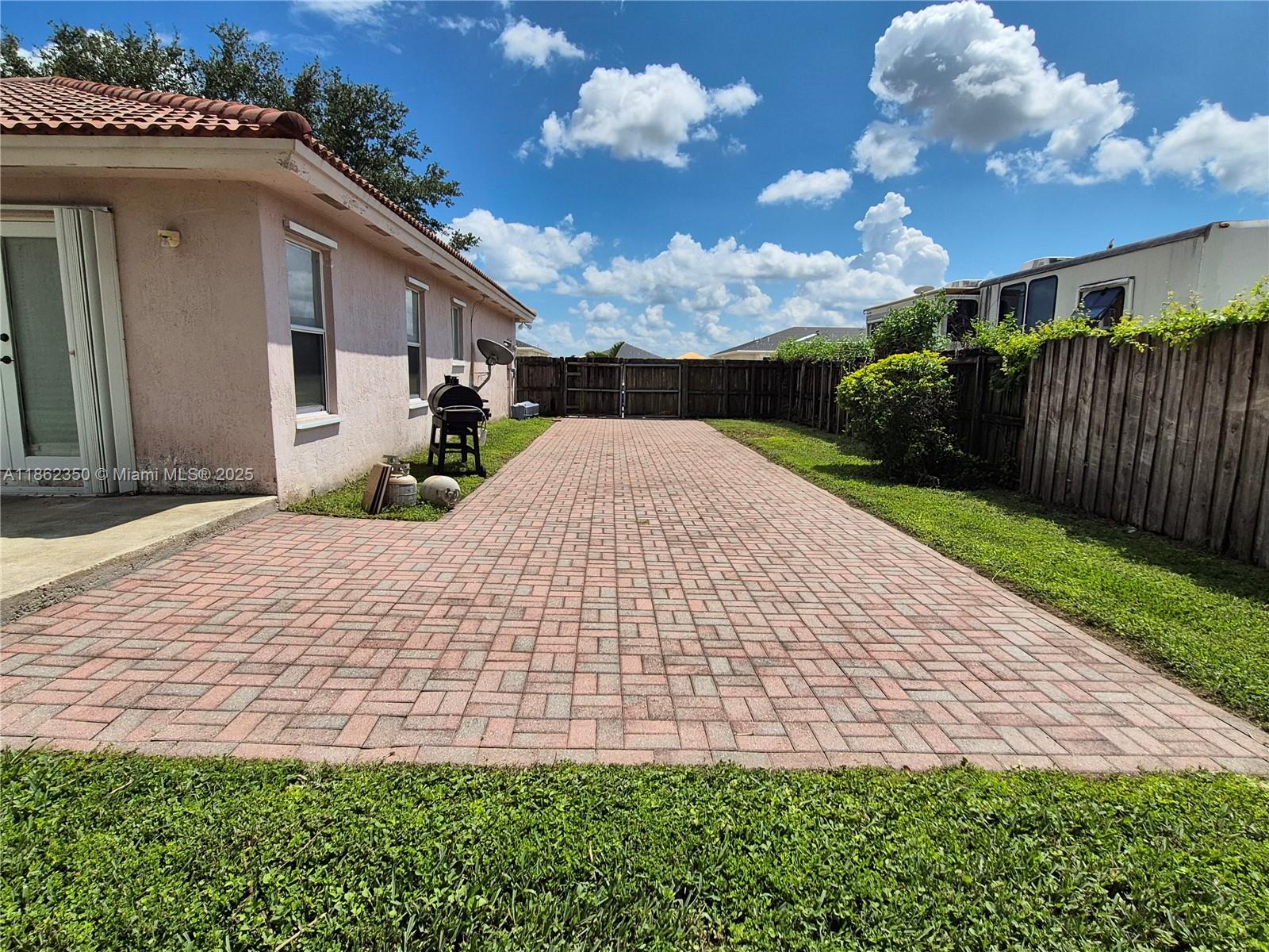 REDLANDS COVE - Residential