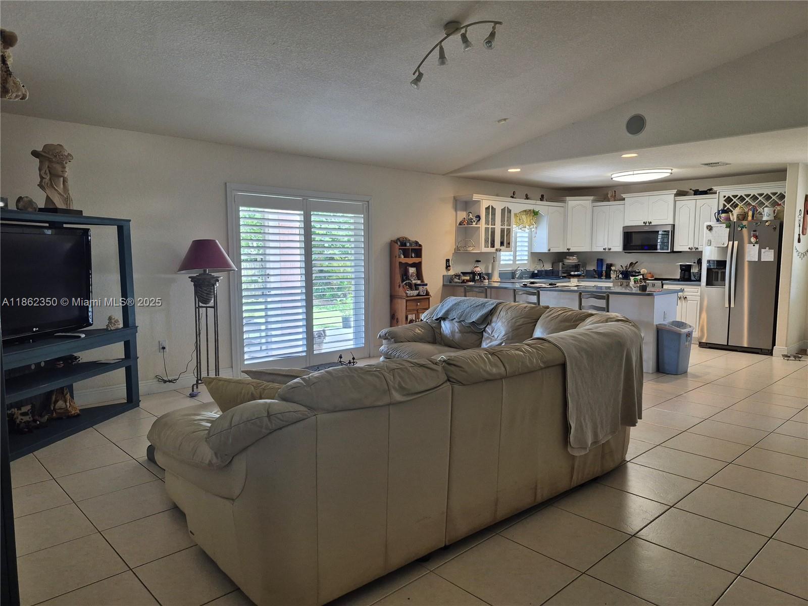 REDLANDS COVE - Residential