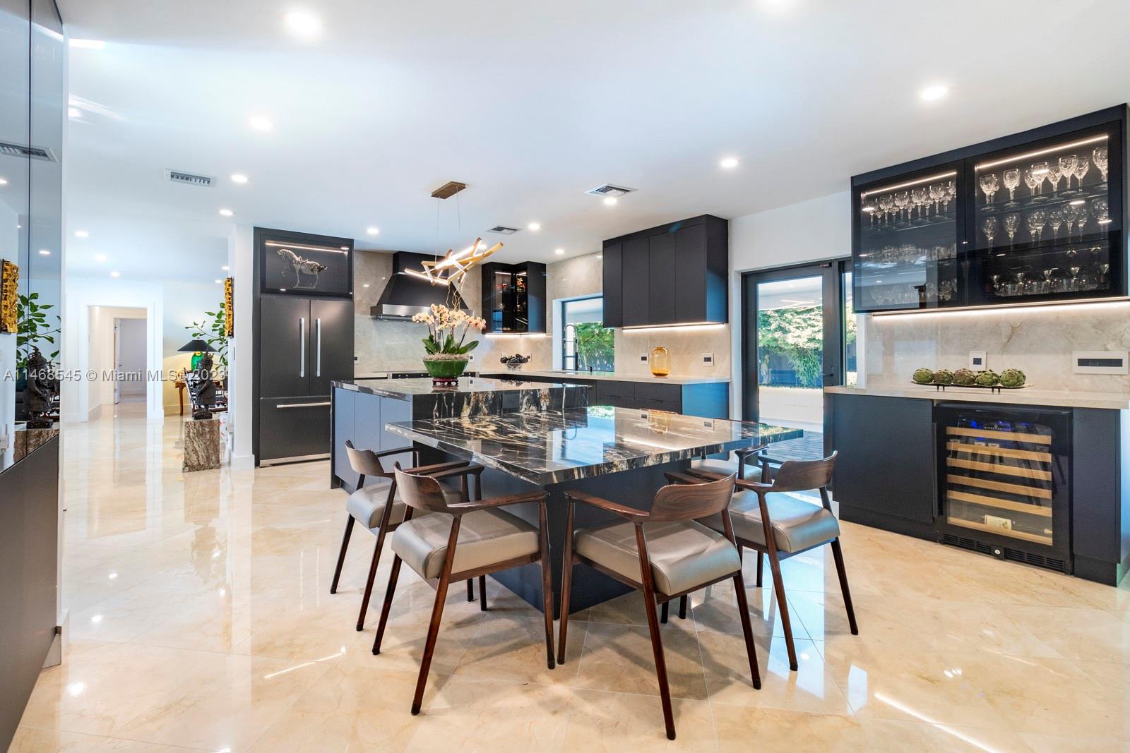 PARIS MANOR NORTH - Residential