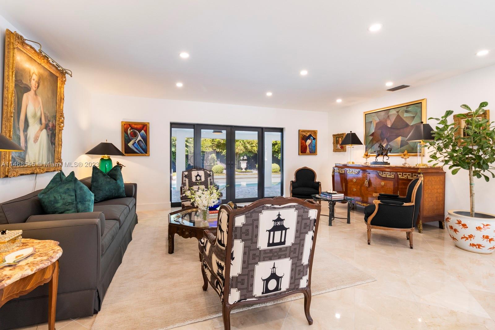 PARIS MANOR NORTH - Residential