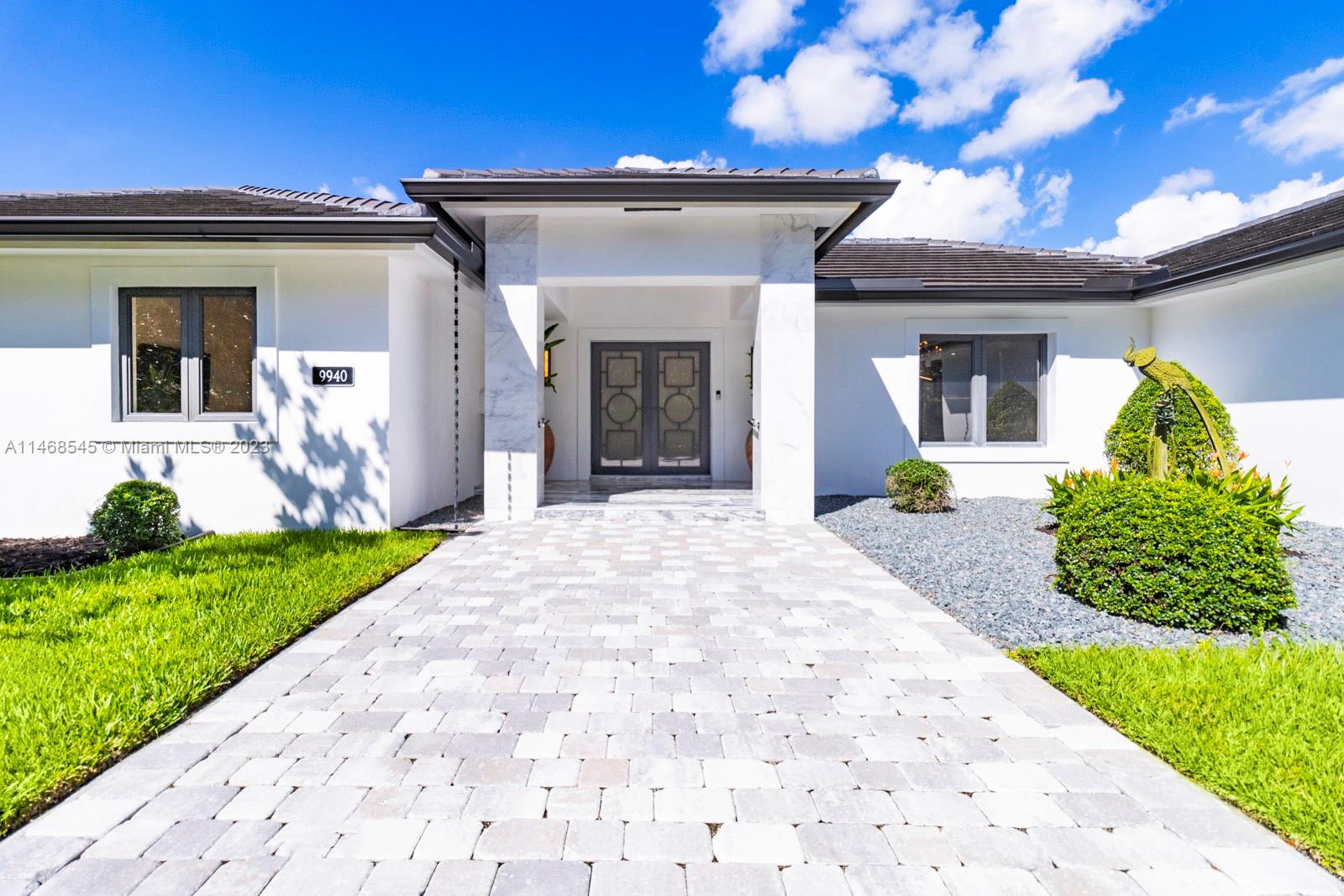 PARIS MANOR NORTH - Residential