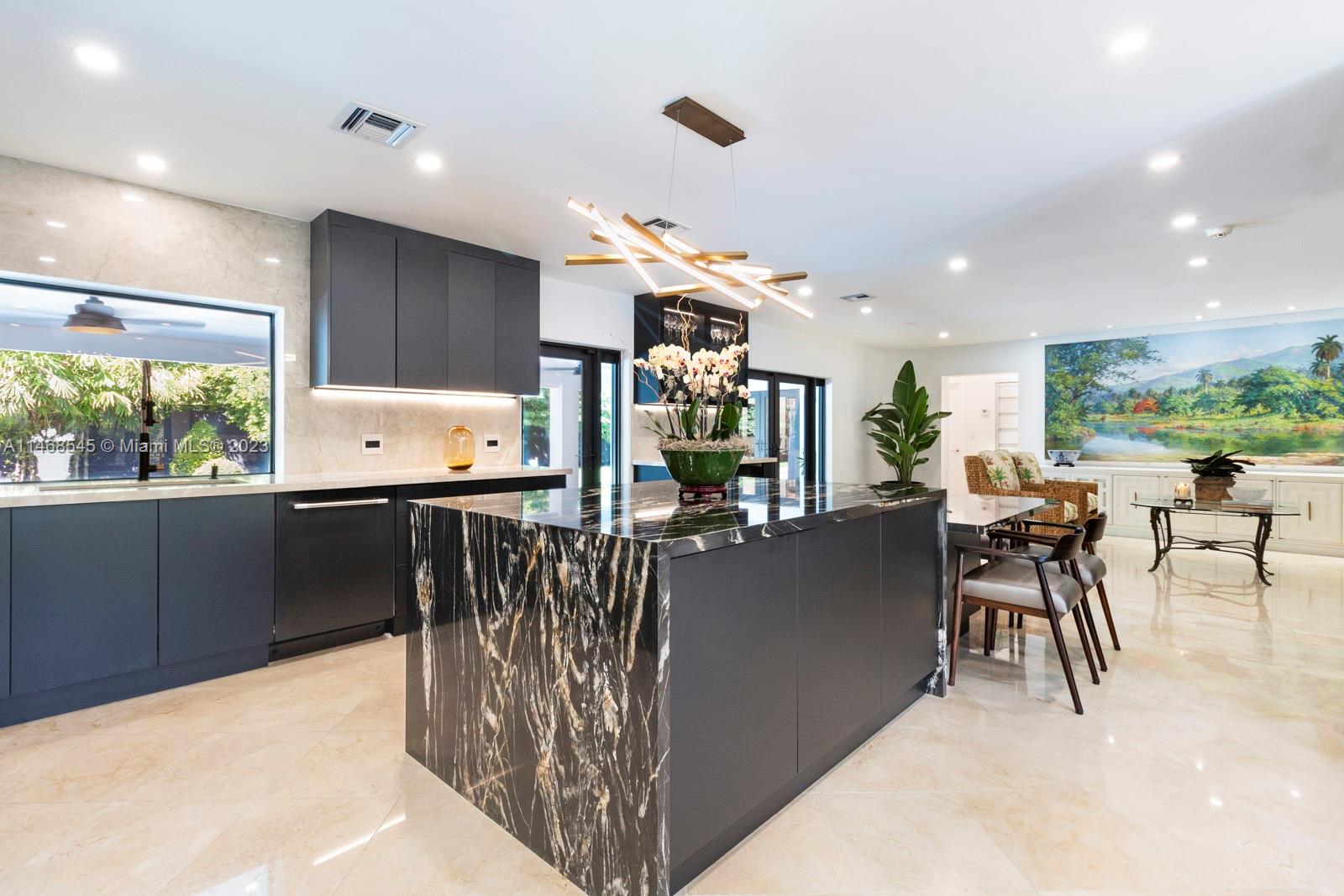 PARIS MANOR NORTH - Residential