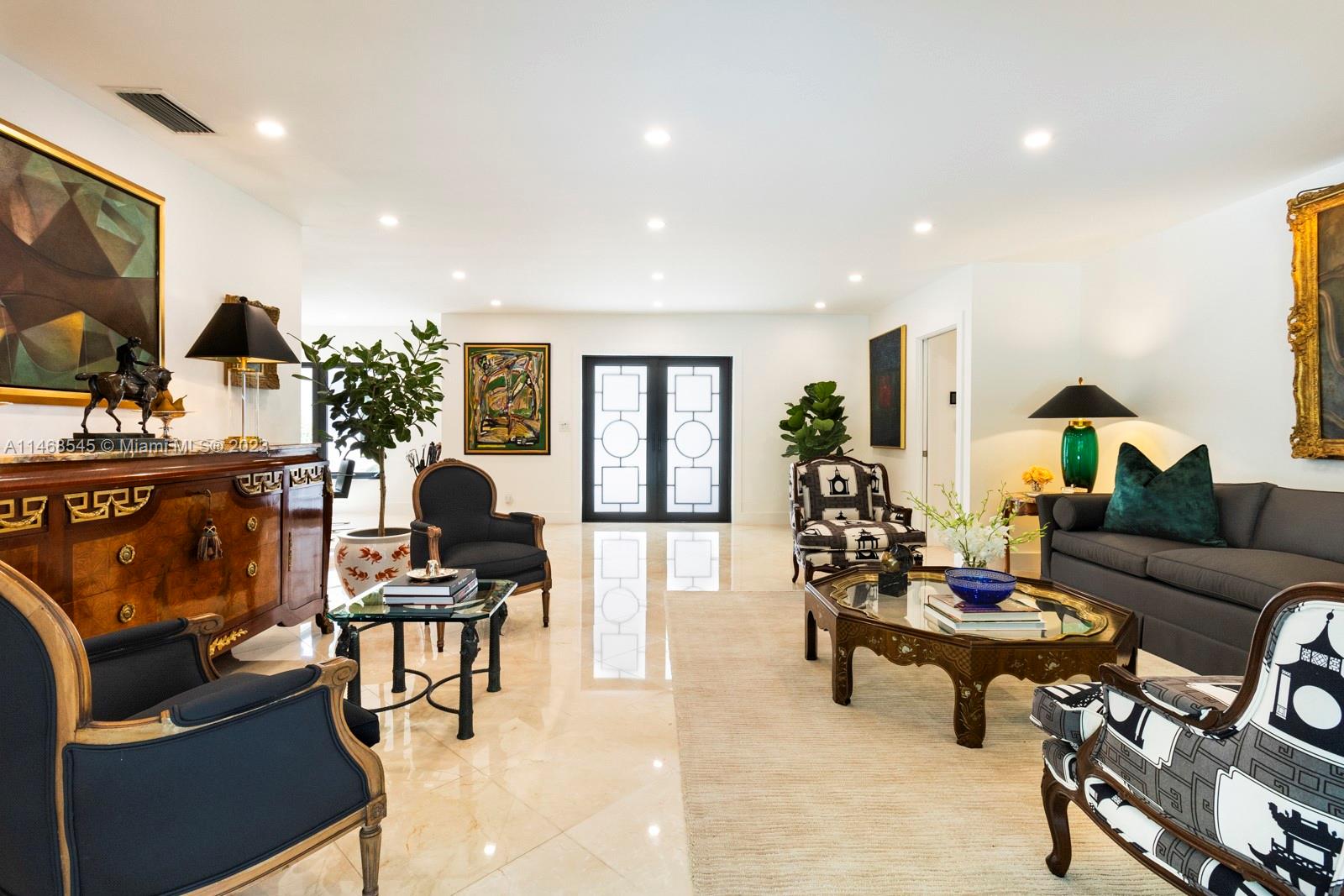 PARIS MANOR NORTH - Residential