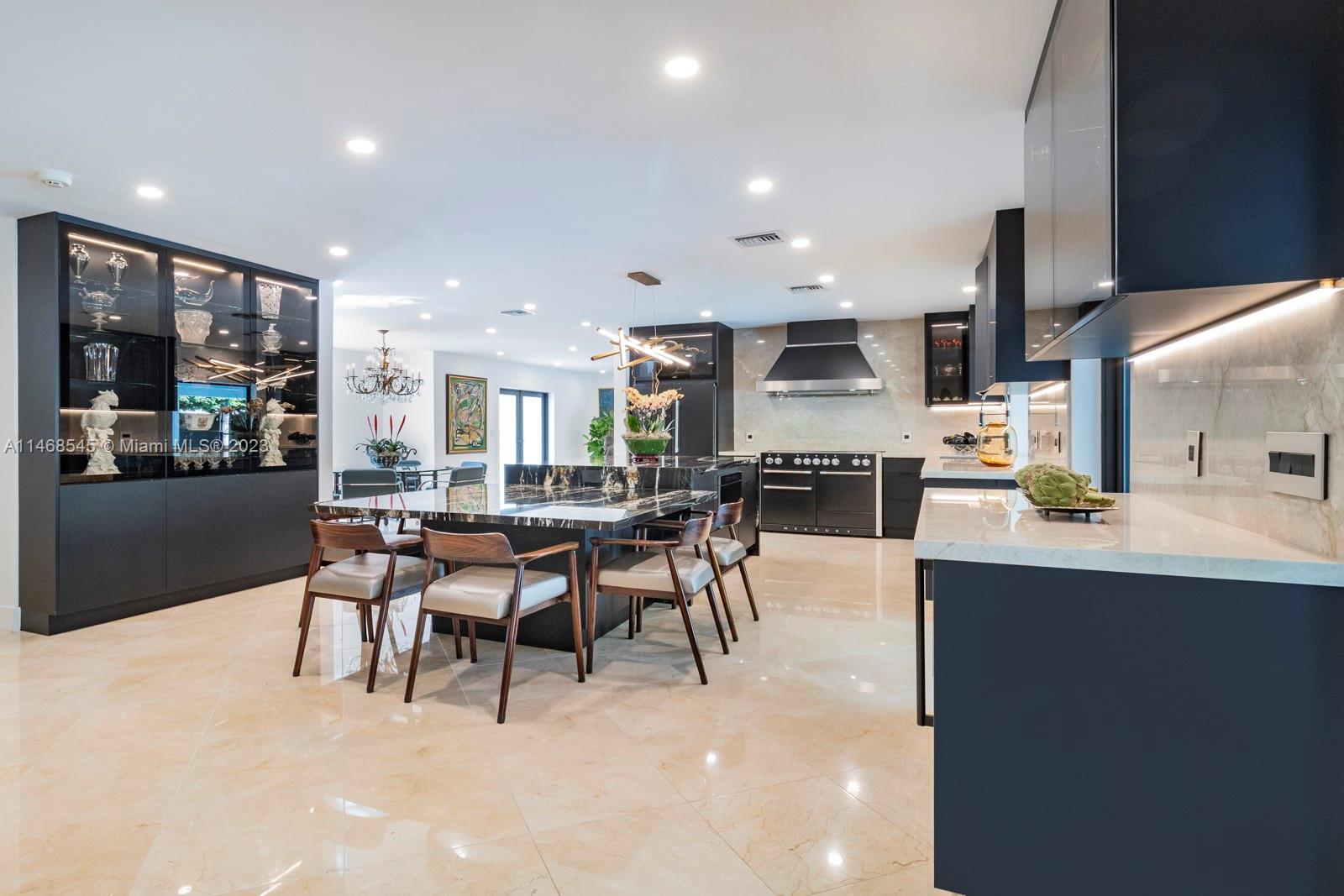 PARIS MANOR NORTH - Residential