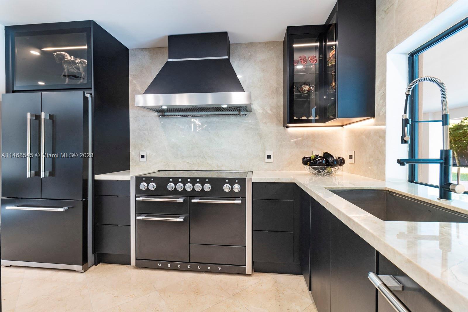 PARIS MANOR NORTH - Residential