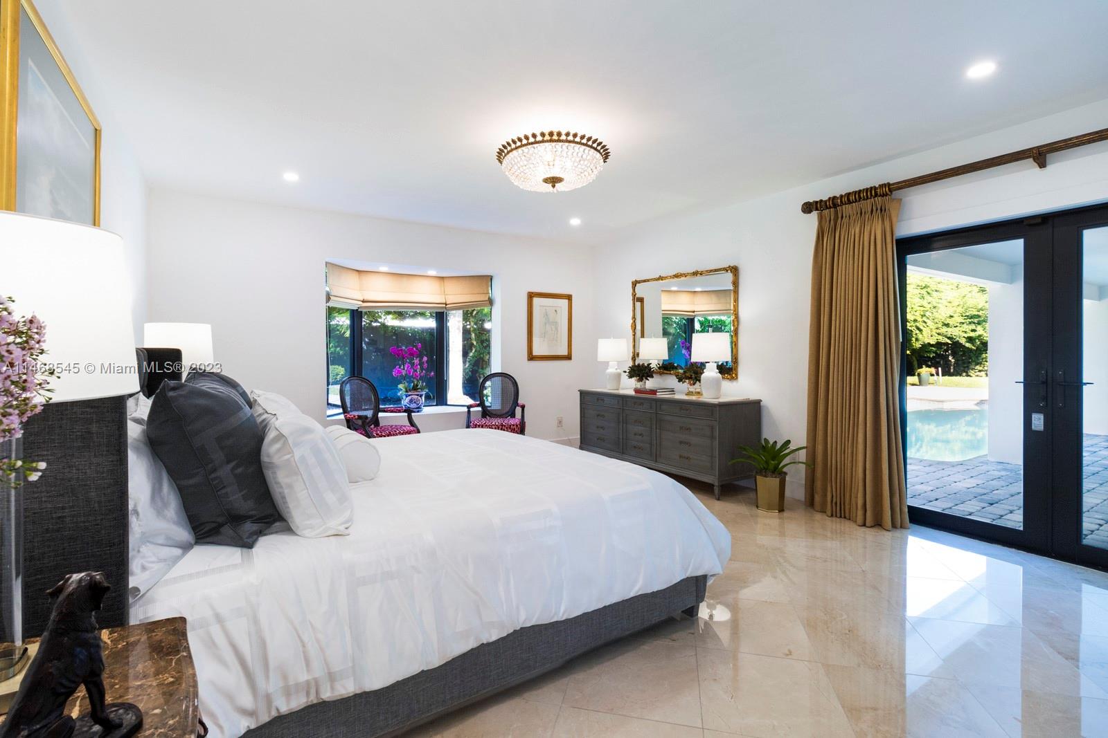 PARIS MANOR NORTH - Residential