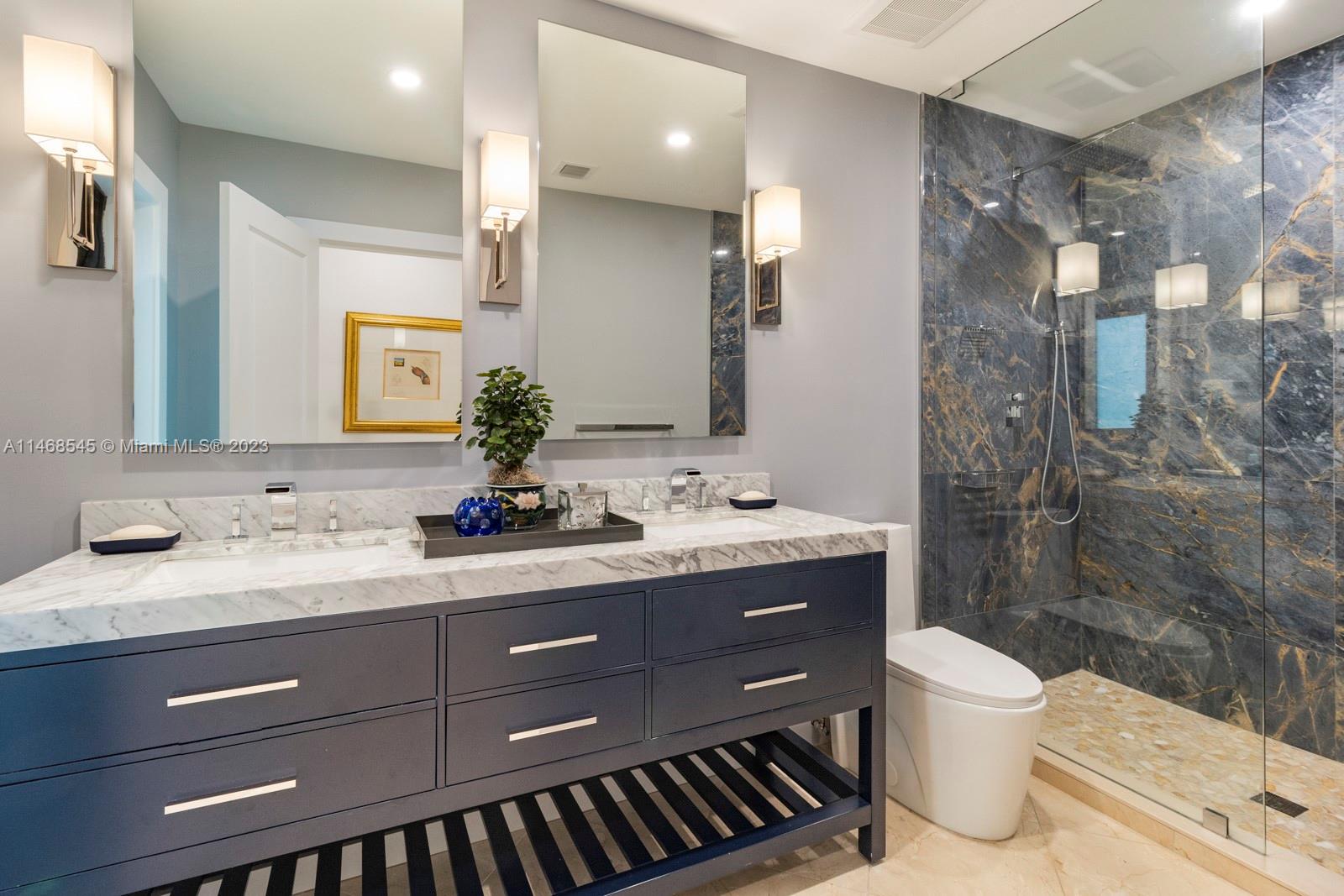 PARIS MANOR NORTH - Residential