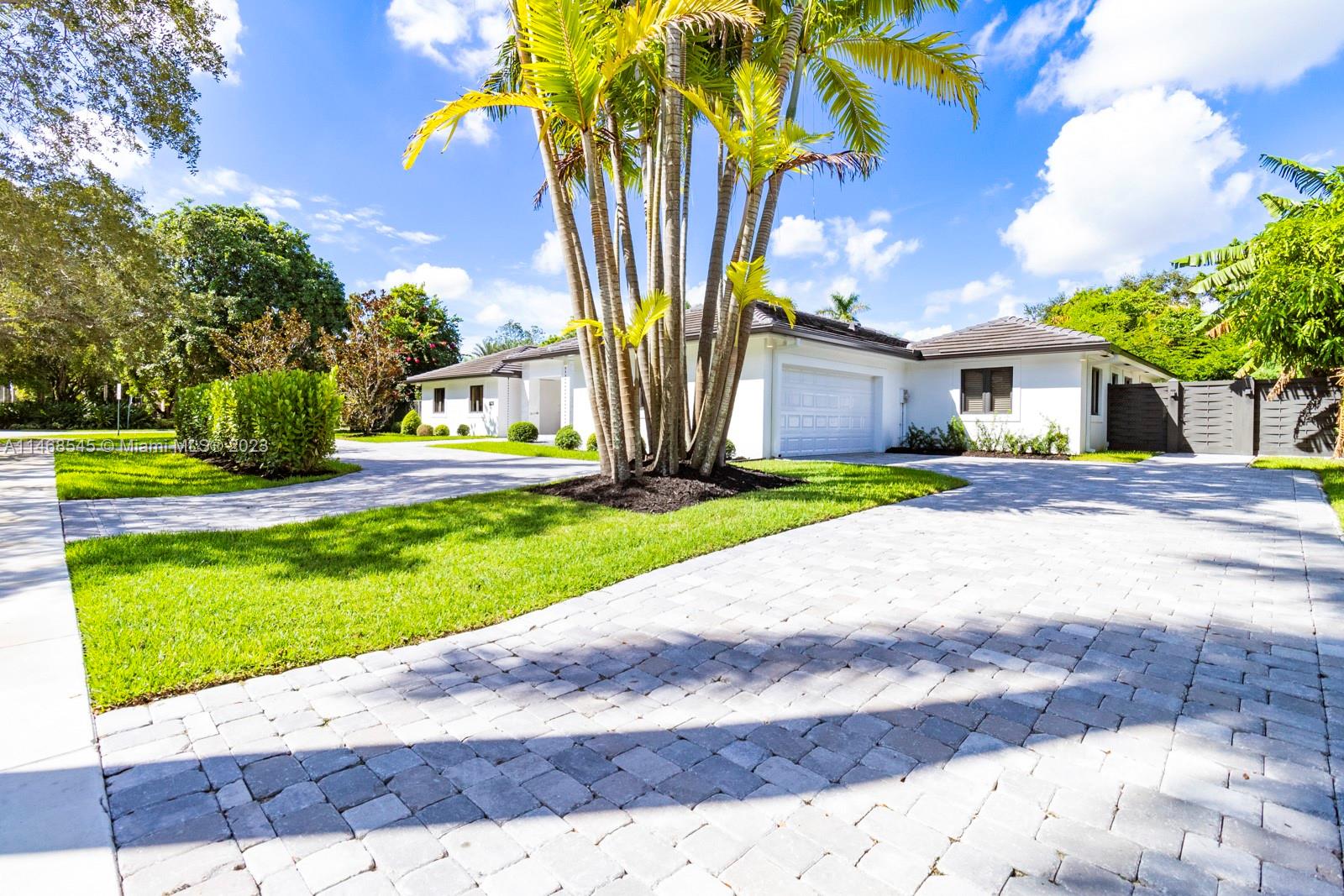 PARIS MANOR NORTH - Residential