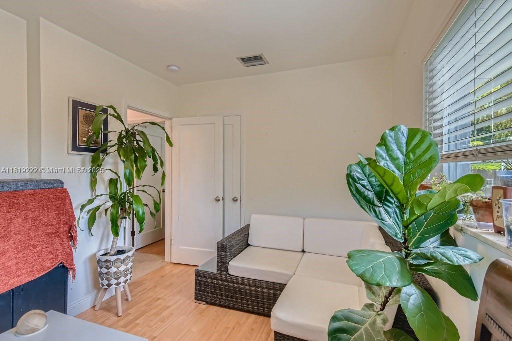 REID MANOR 1ST ADDN - Residential Lease