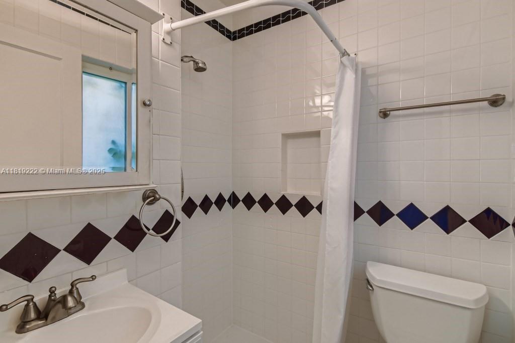 REID MANOR 1ST ADDN - Residential Lease