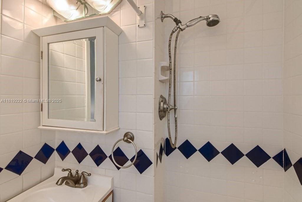 REID MANOR 1ST ADDN - Residential Lease