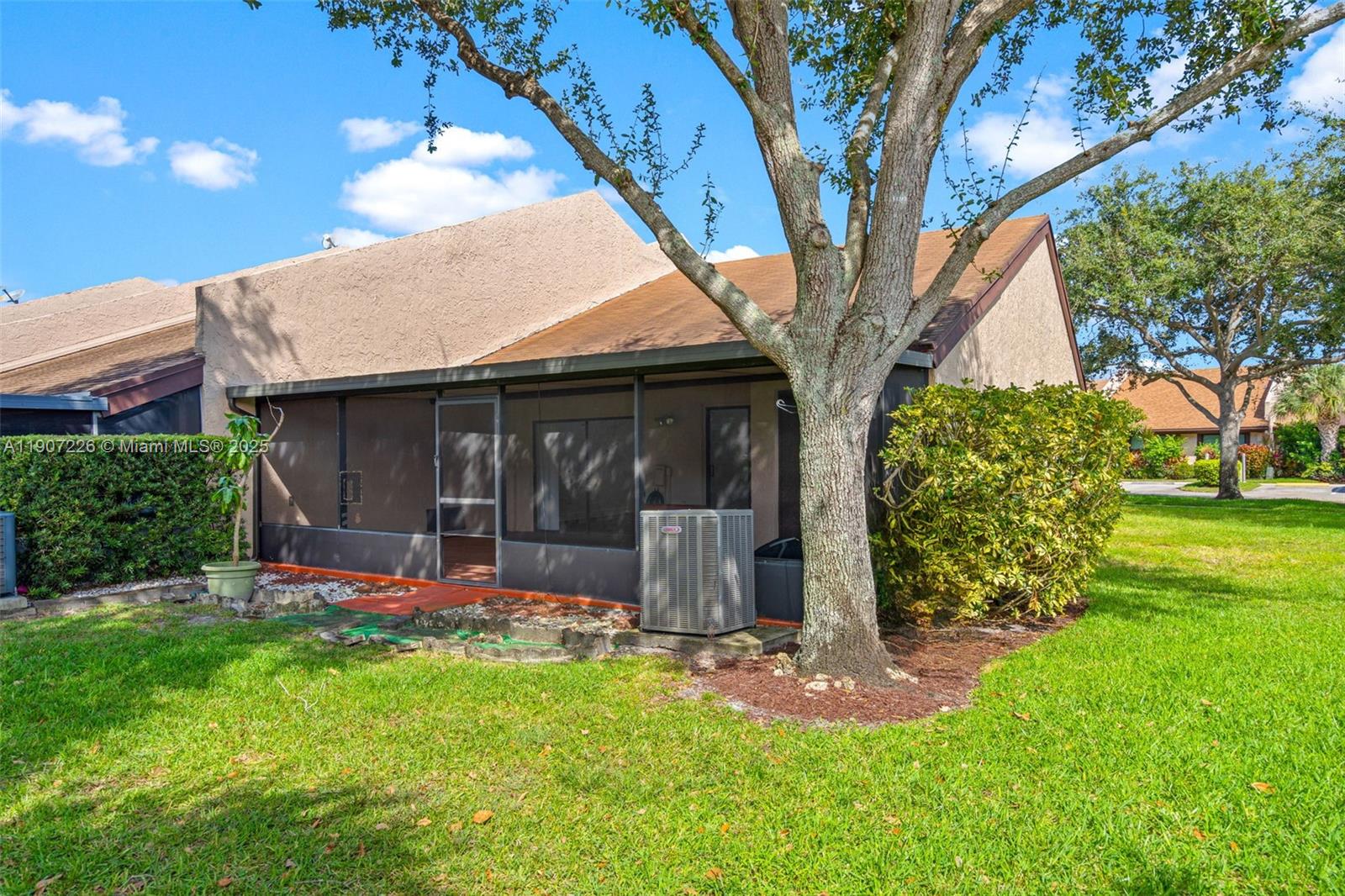 MAPLELEAF PATIO VILLAS AT - Residential