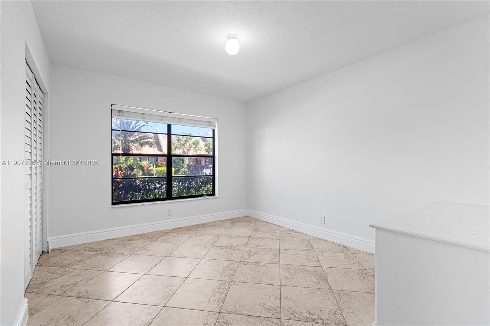 MAPLELEAF PATIO VILLAS AT - Residential