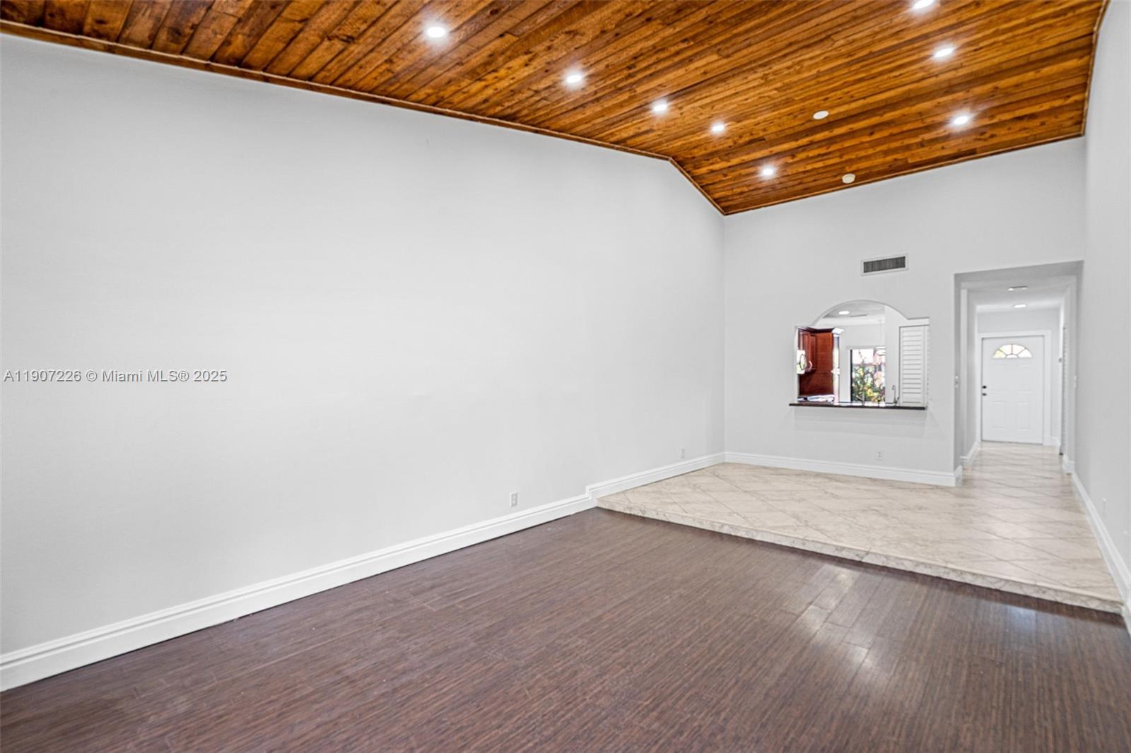 MAPLELEAF PATIO VILLAS AT - Residential