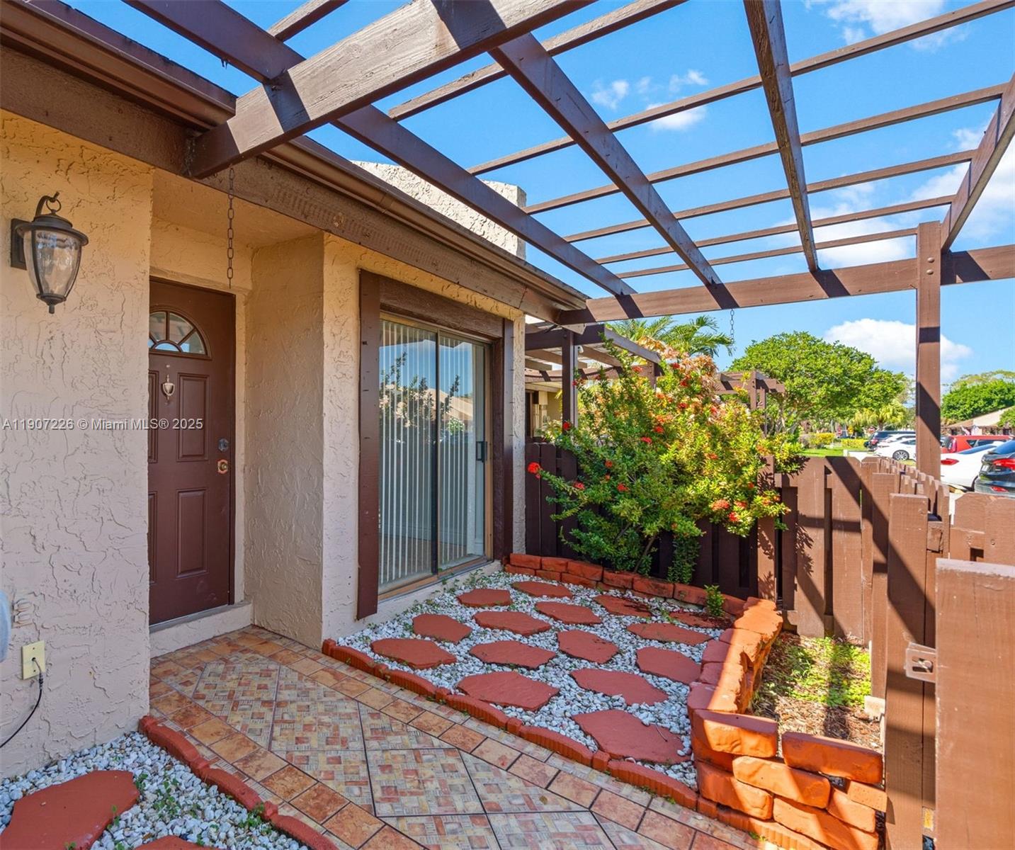 MAPLELEAF PATIO VILLAS AT - Residential