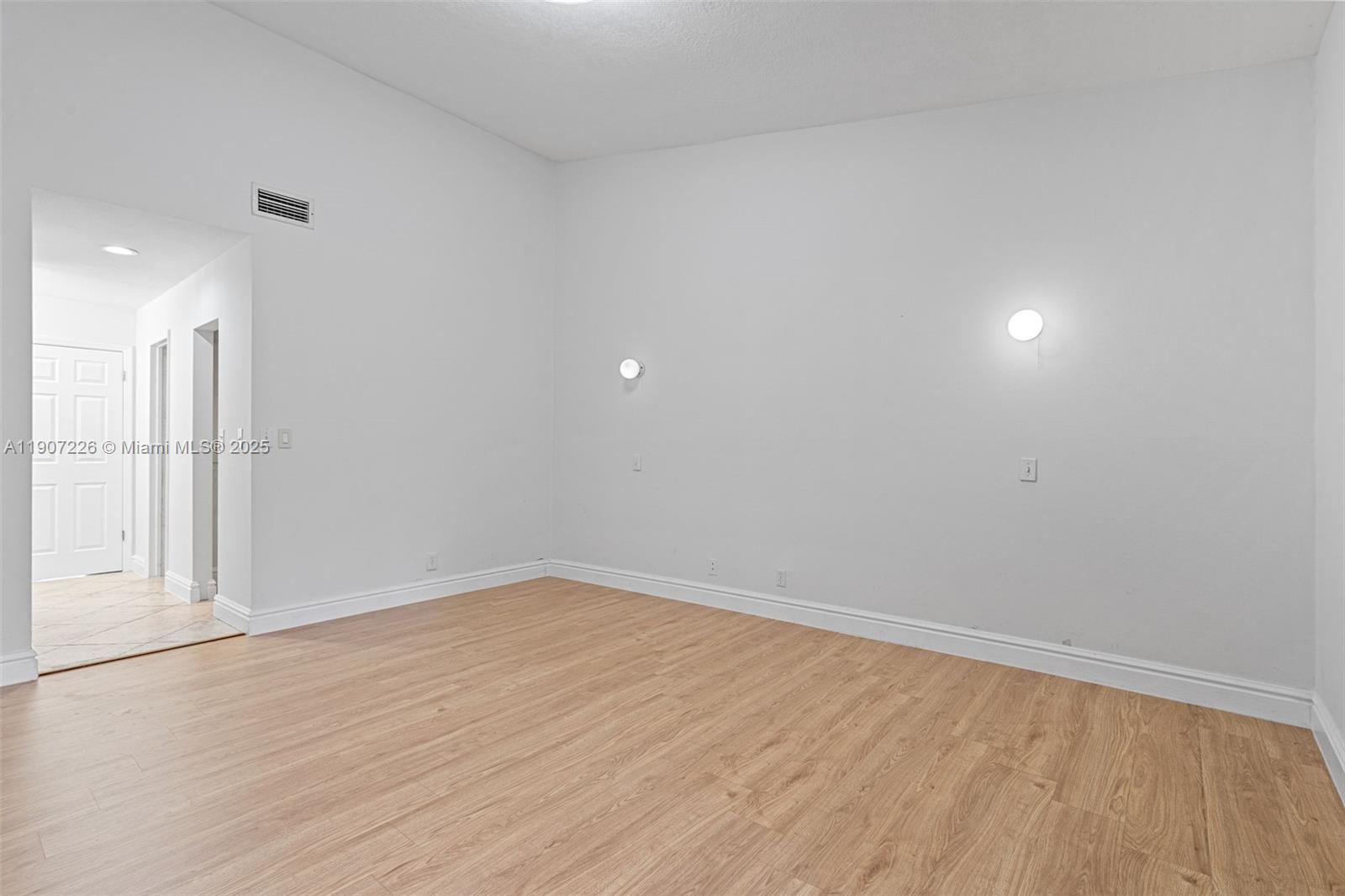 MAPLELEAF PATIO VILLAS AT - Residential