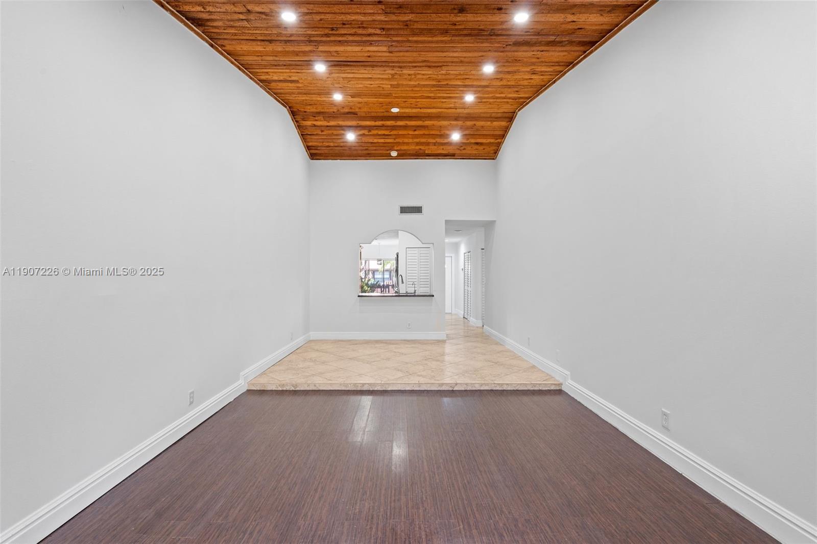 MAPLELEAF PATIO VILLAS AT - Residential