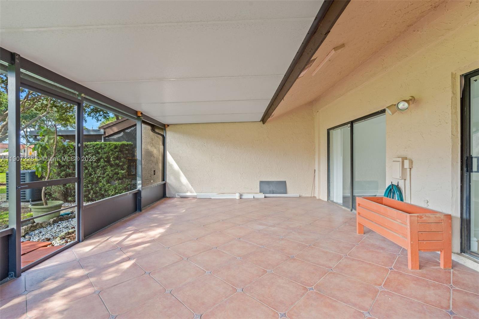 MAPLELEAF PATIO VILLAS AT - Residential