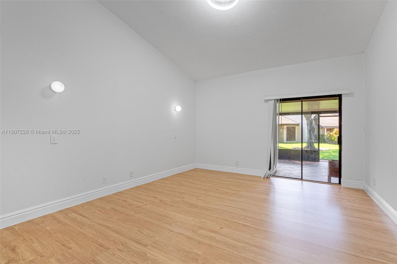 MAPLELEAF PATIO VILLAS AT - Residential