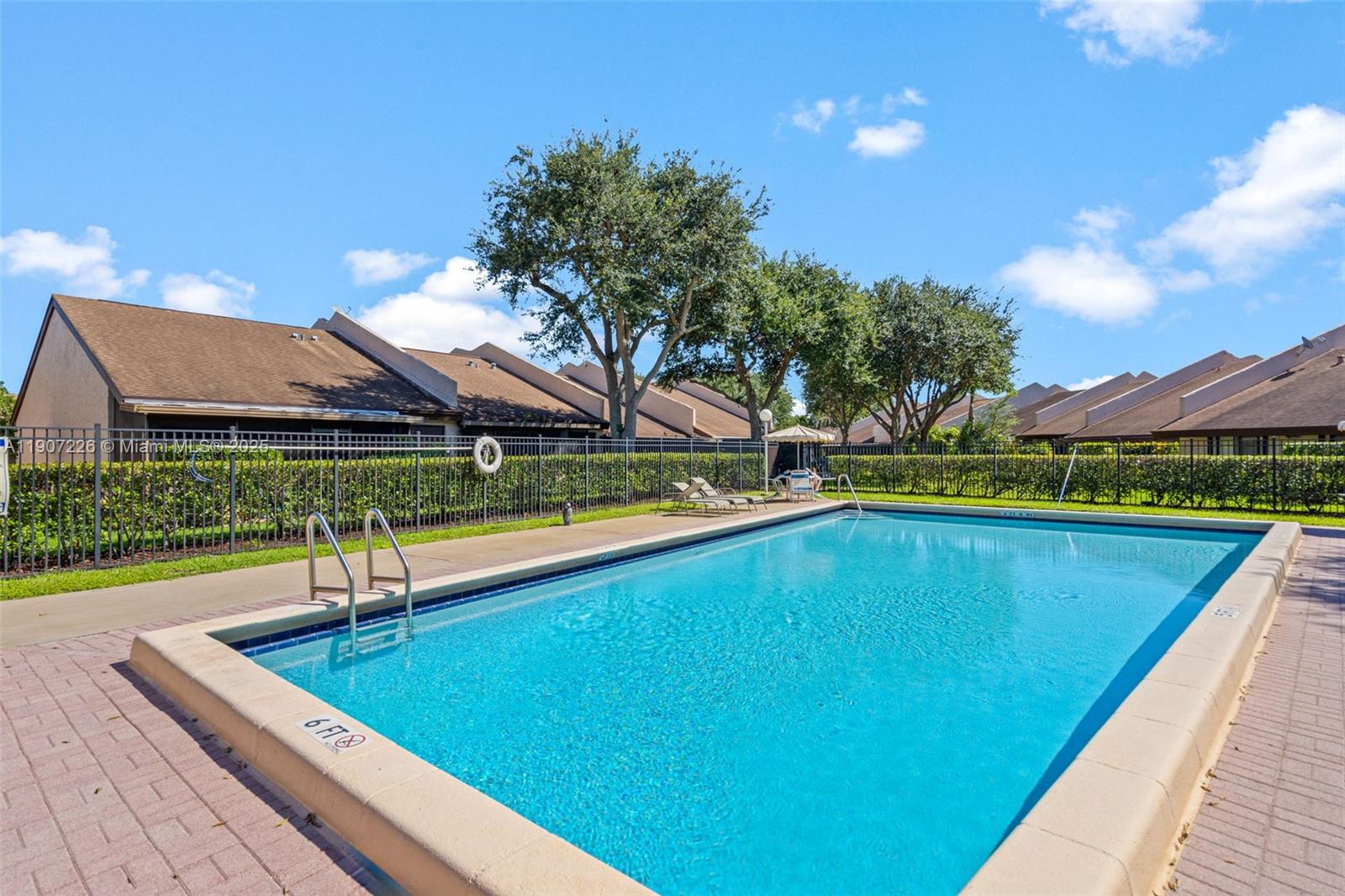 MAPLELEAF PATIO VILLAS AT - Residential