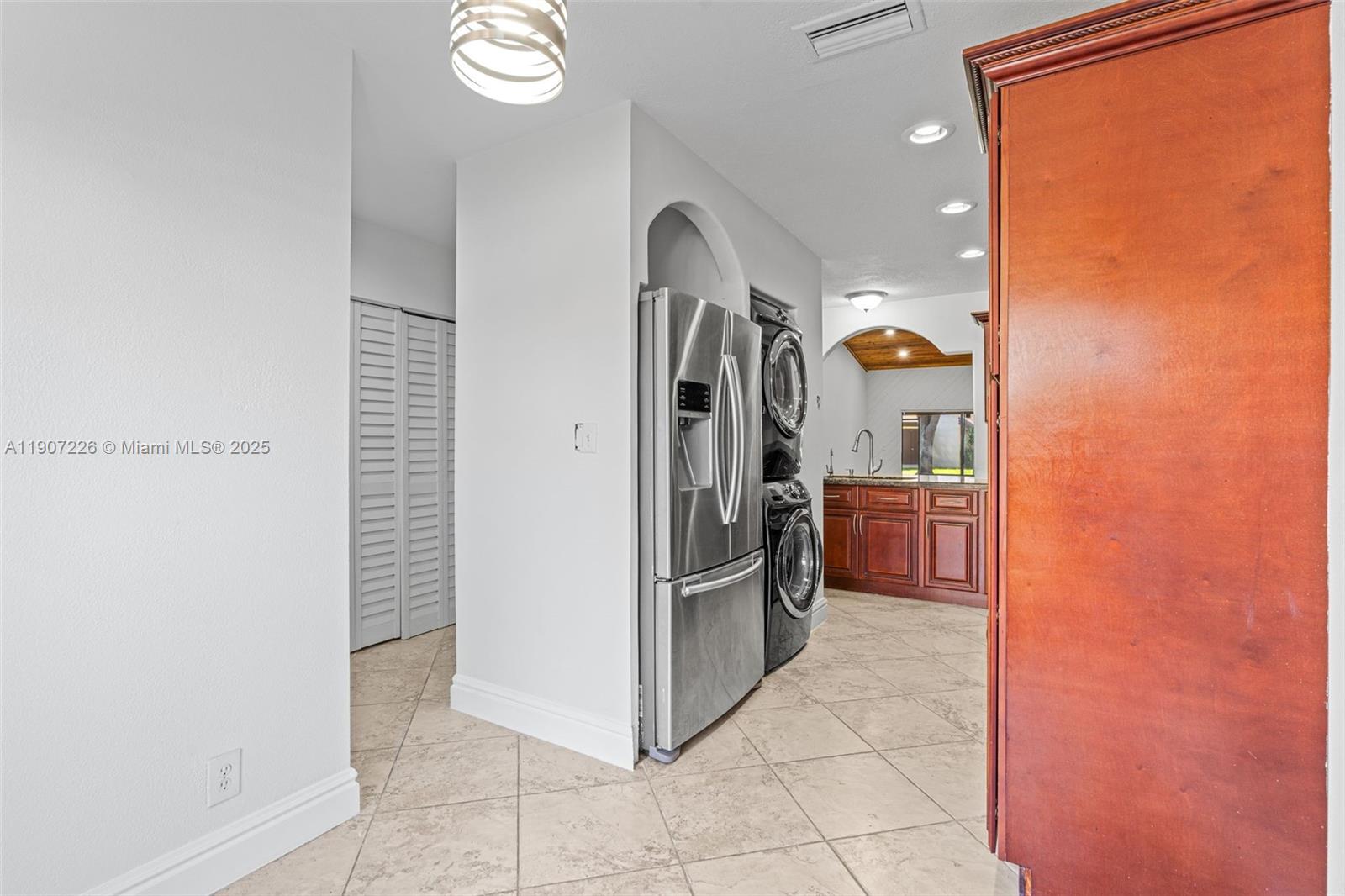 MAPLELEAF PATIO VILLAS AT - Residential