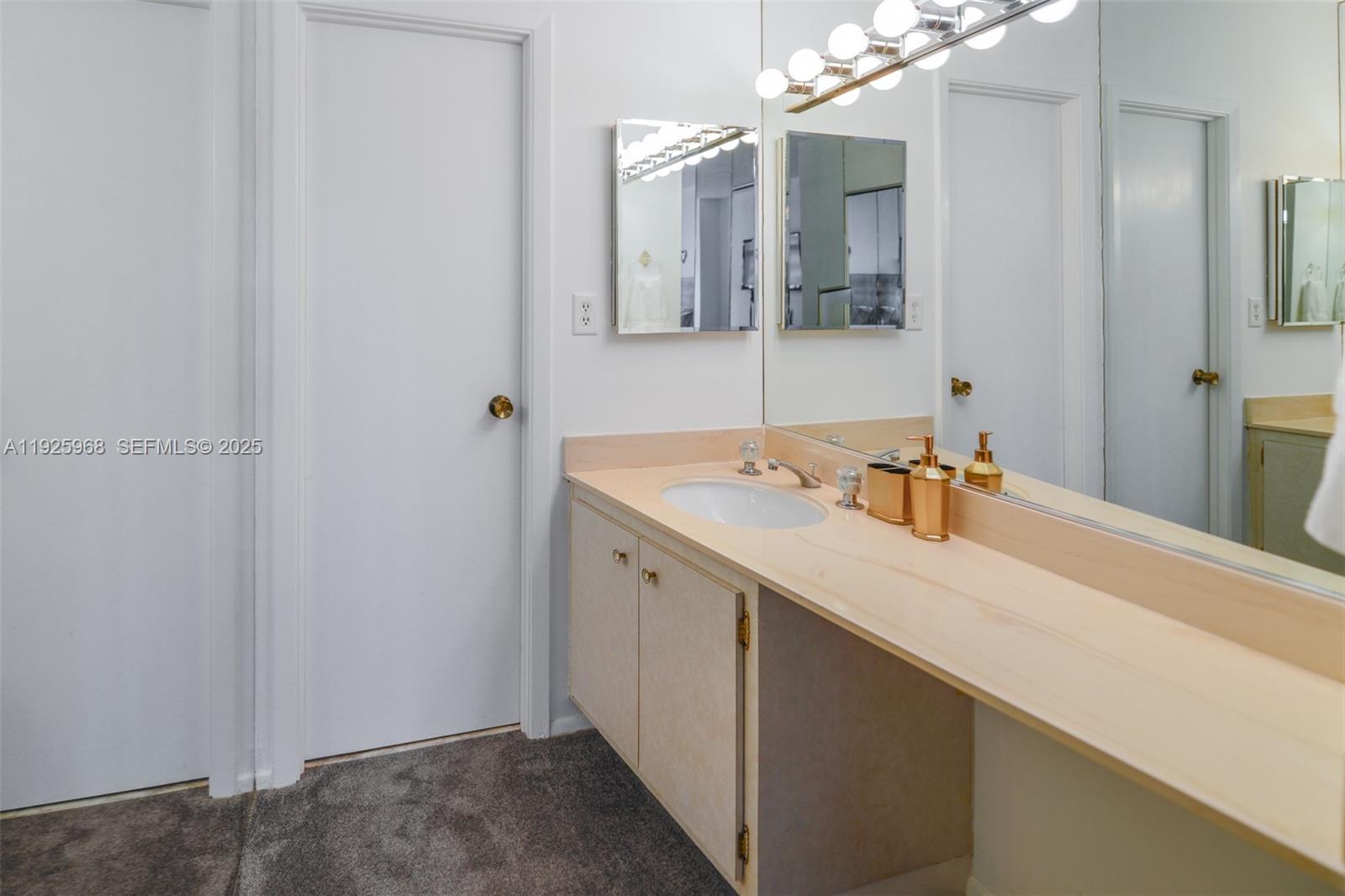 HEMISPHERES CONDO - Residential Lease