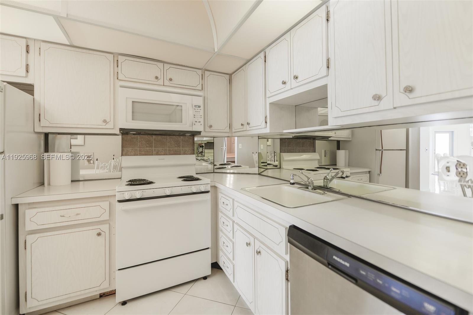 HEMISPHERES CONDO - Residential Lease