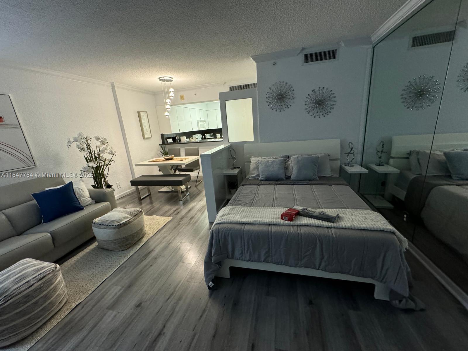 2501 S Ocean Dr 1105
