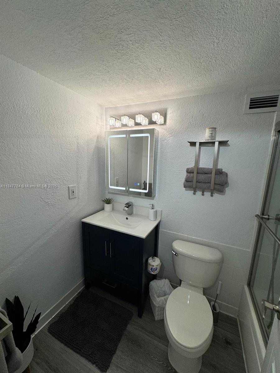 WAVE CONDO - Residential Lease