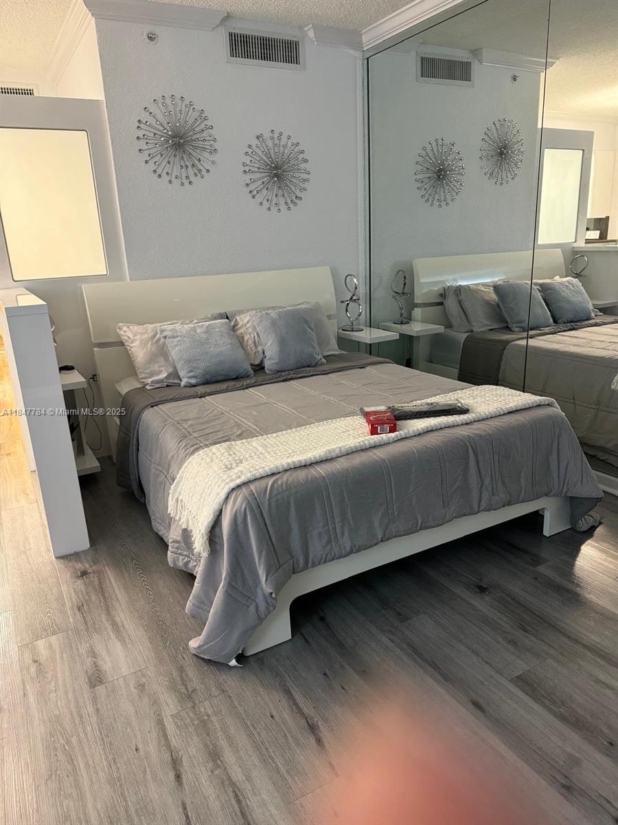 WAVE CONDO - Residential Lease