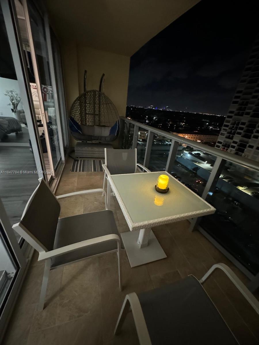 WAVE CONDO - Residential Lease