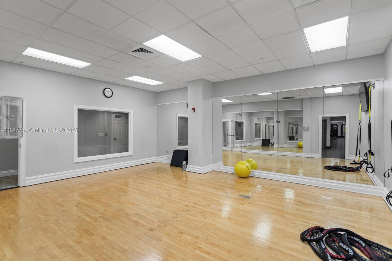 WAVE CONDO - Residential Lease