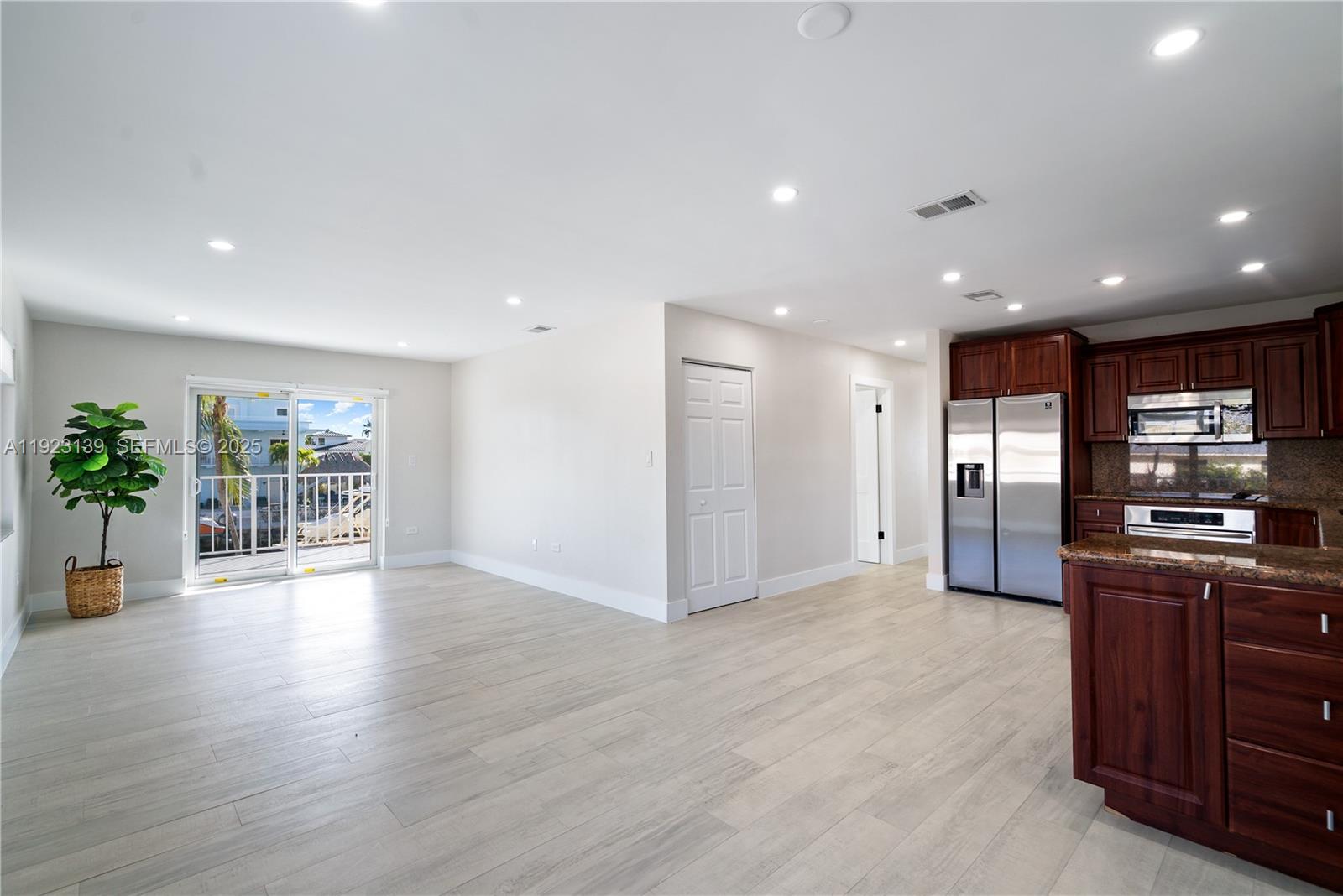 PORT LARGO 5TH ADD - Residential