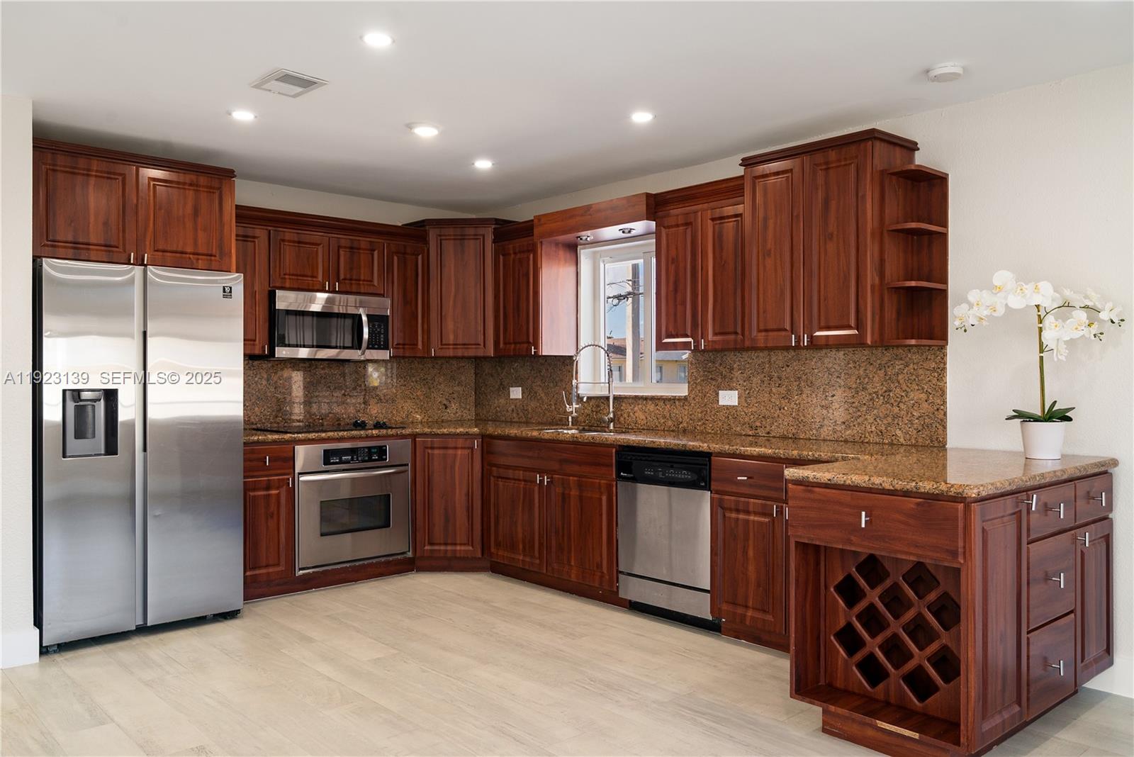 PORT LARGO 5TH ADD - Residential