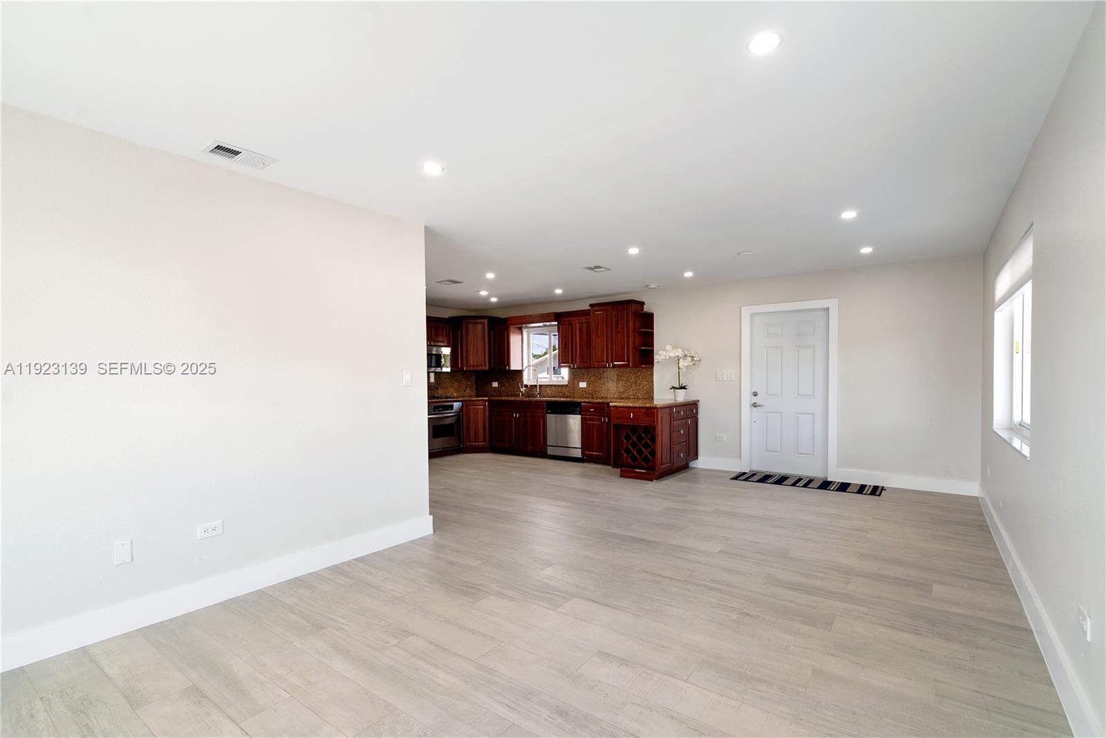 PORT LARGO 5TH ADD - Residential